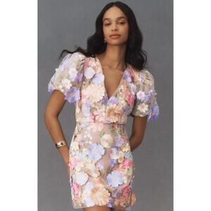 Elliatt Dress Anthea Short-Sleeve V-Neck 3D Floral Appliqué Mini Pastel M Medium